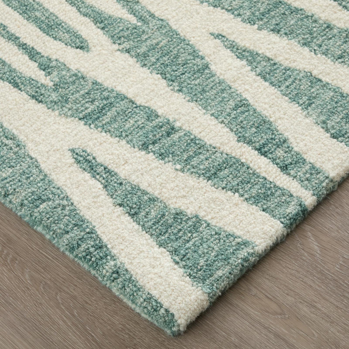 Feizy Wallace 8A40F Modern Chevron Rug in Blue/White