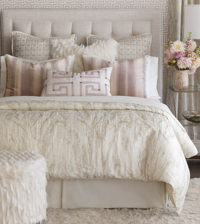 Eastern Accents Halo Champagne Hand-Tacked Comforter