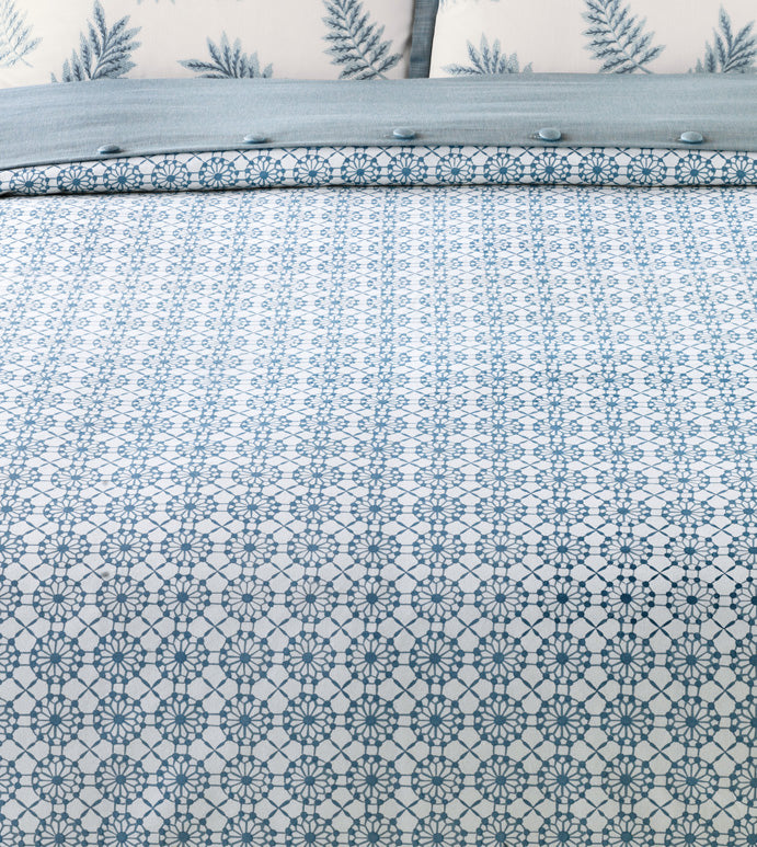 Eastern Accents Penelope Hand-Tacked Comforter