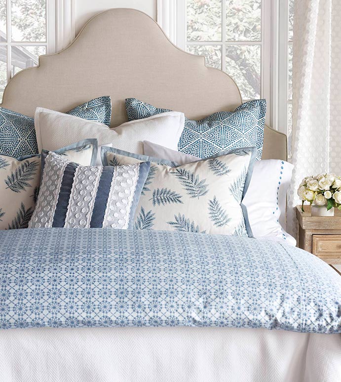Eastern Accents Penelope Hand-Tacked Comforter
