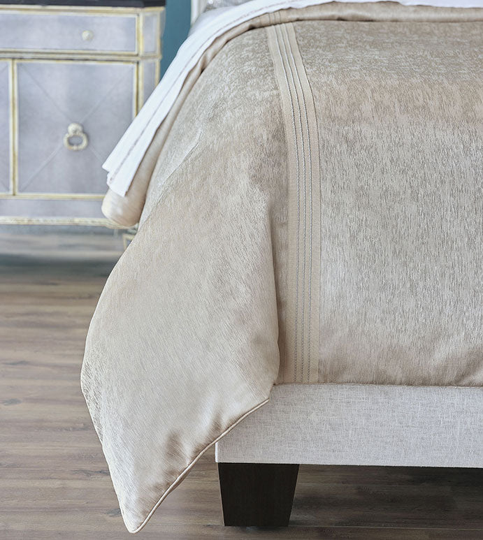 Eastern Accents Esmeralda Woven Duvet Cover