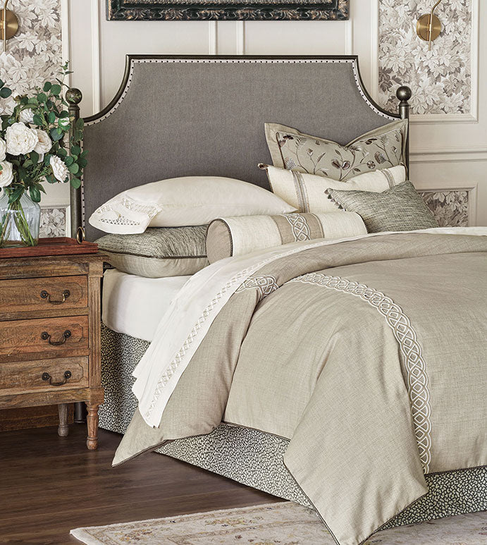 Eastern Accents Rosecliff Textured Tacked Comforter