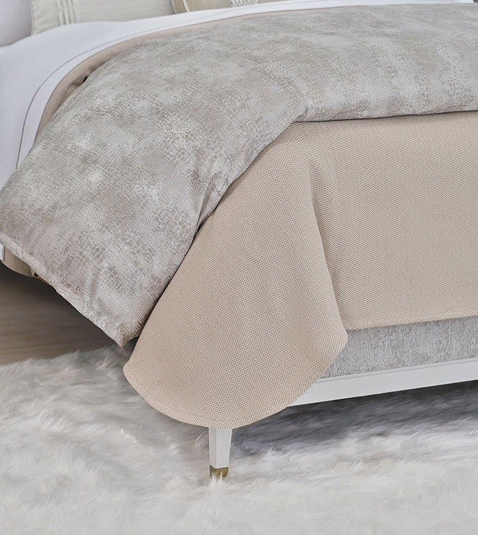 Eastern Accents Elise Jacquard Tacked Comforter