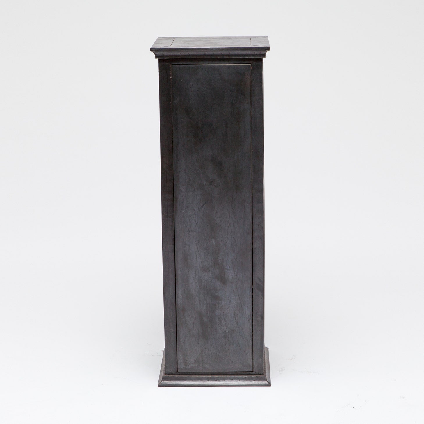 Alistair Display Pedestal