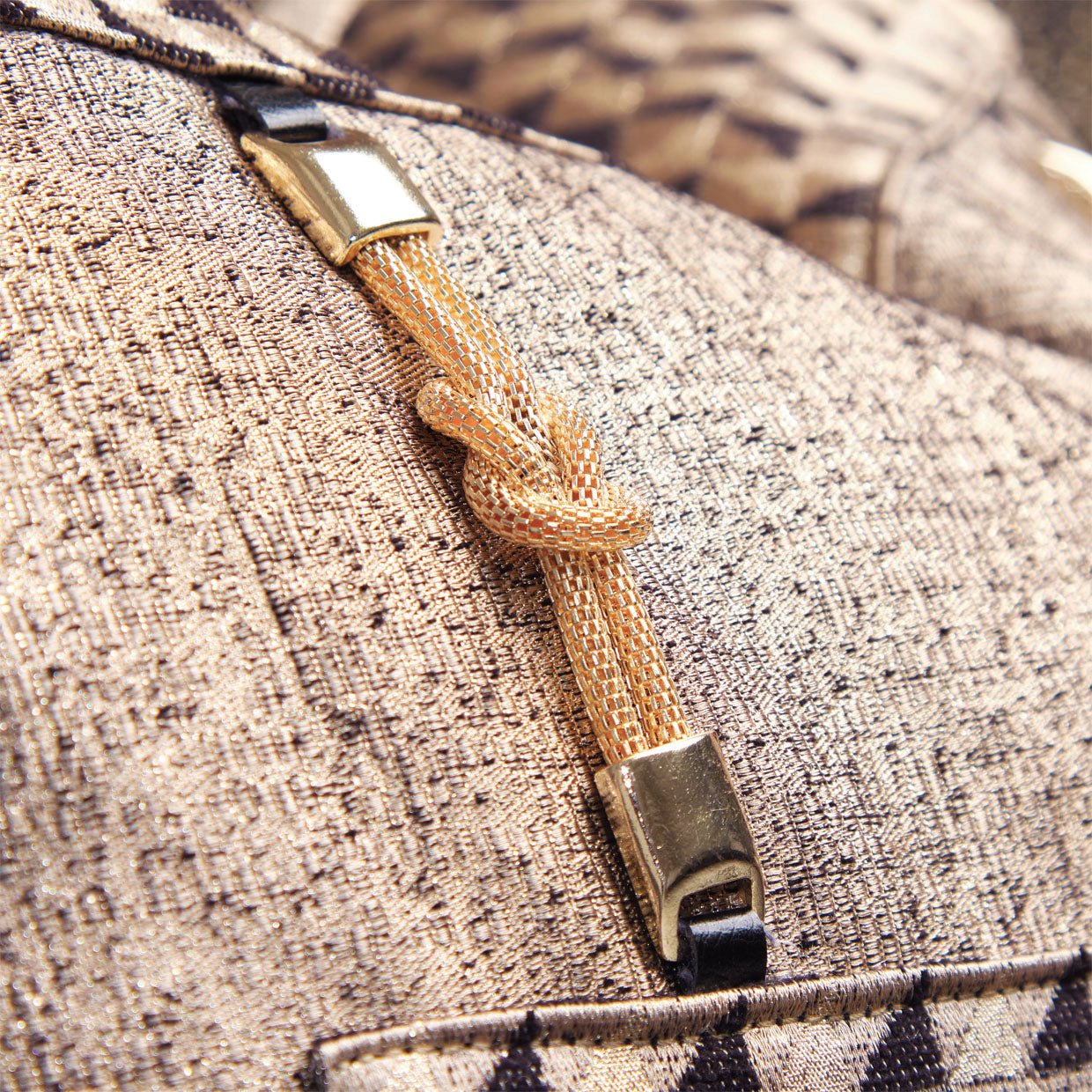 Michael Amini Lisbon Loveseat - Onyx/Gold