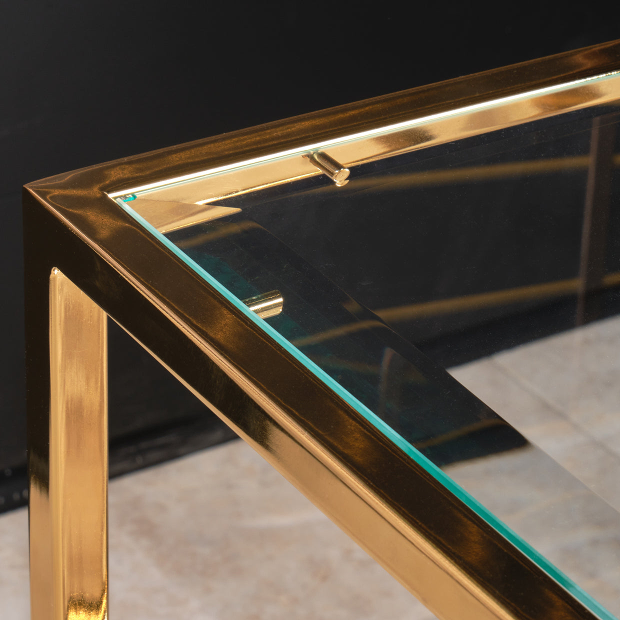 Michael Amini Savannah Breeze End Table
