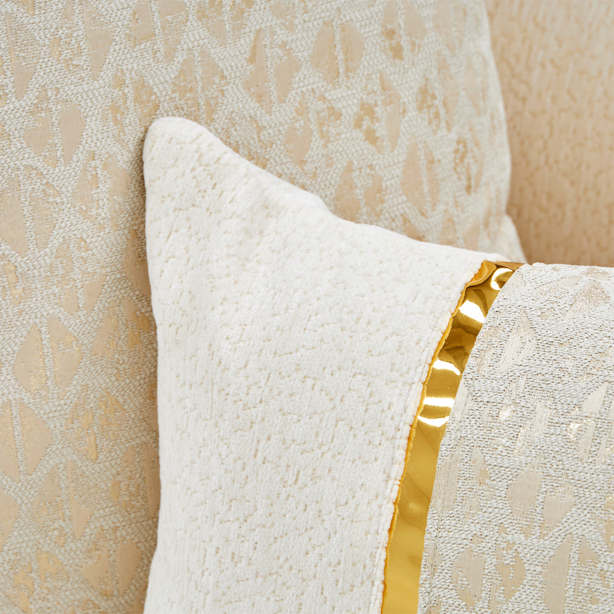 Michael Amini Sassani Loveseat Crepe Gold