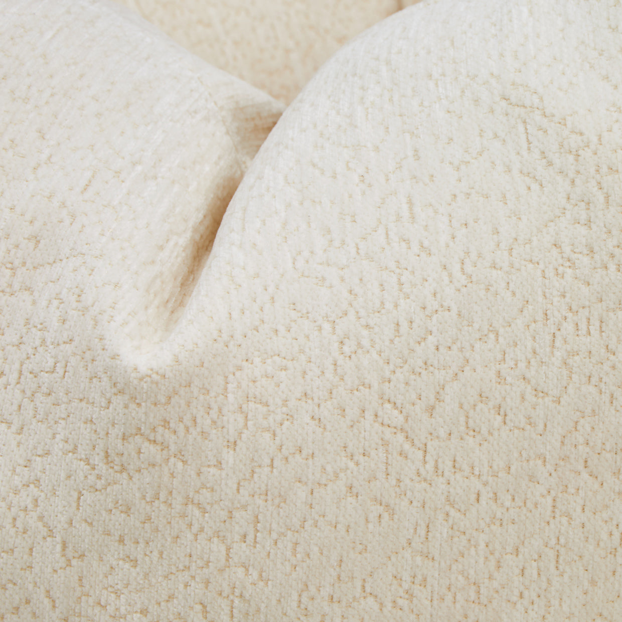 Michael Amini Sassani Loveseat Crepe Gold