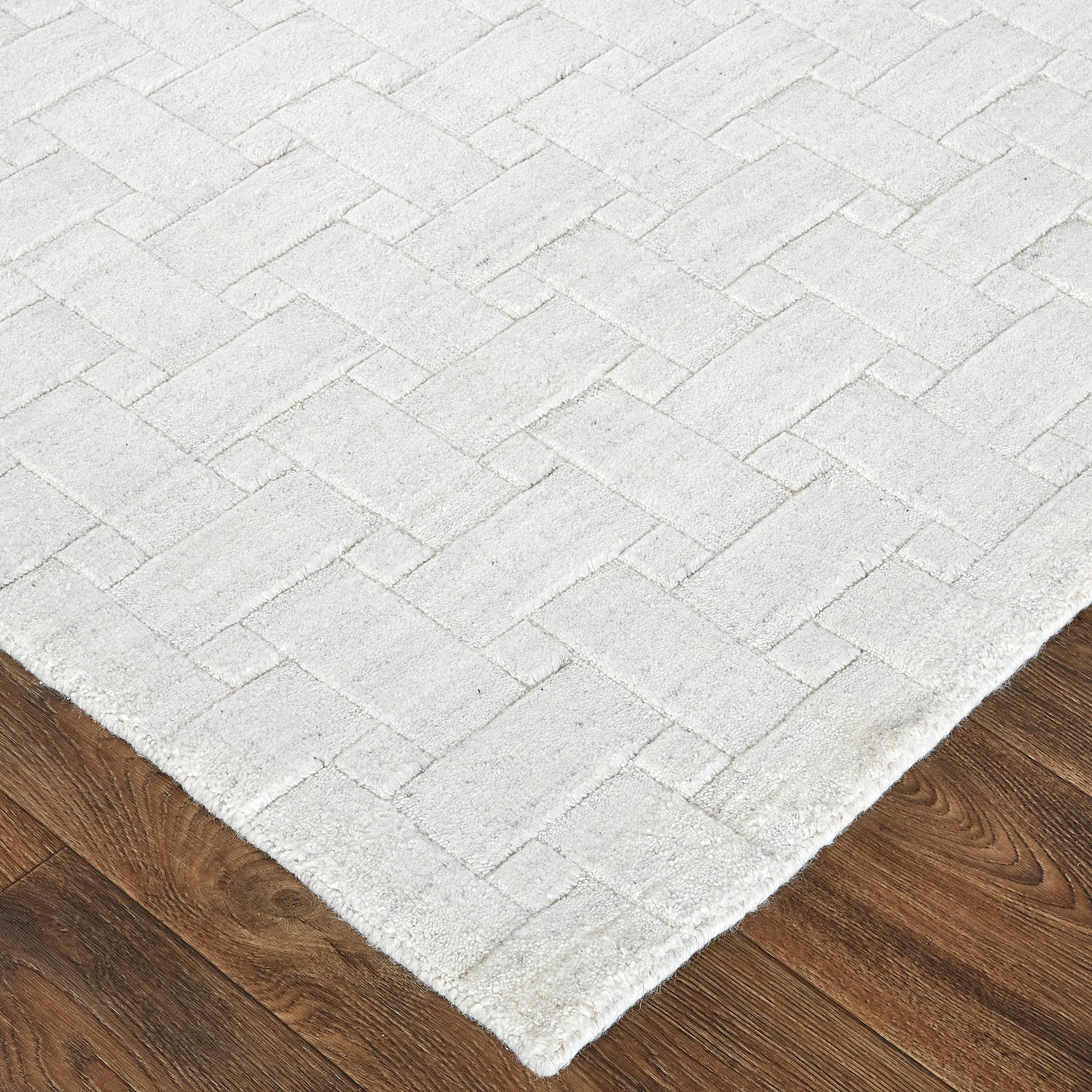 Feizy Redford 8669F Transitional Solid in White/Silver