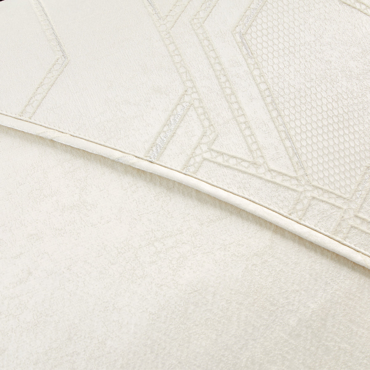 Michael Amini Quincy 4-Piece Comforter Set -  Ivory