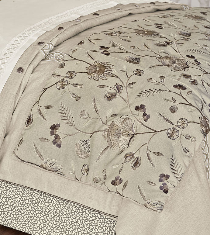 Eastern Accents Rosecliff Floral Bed Scarf