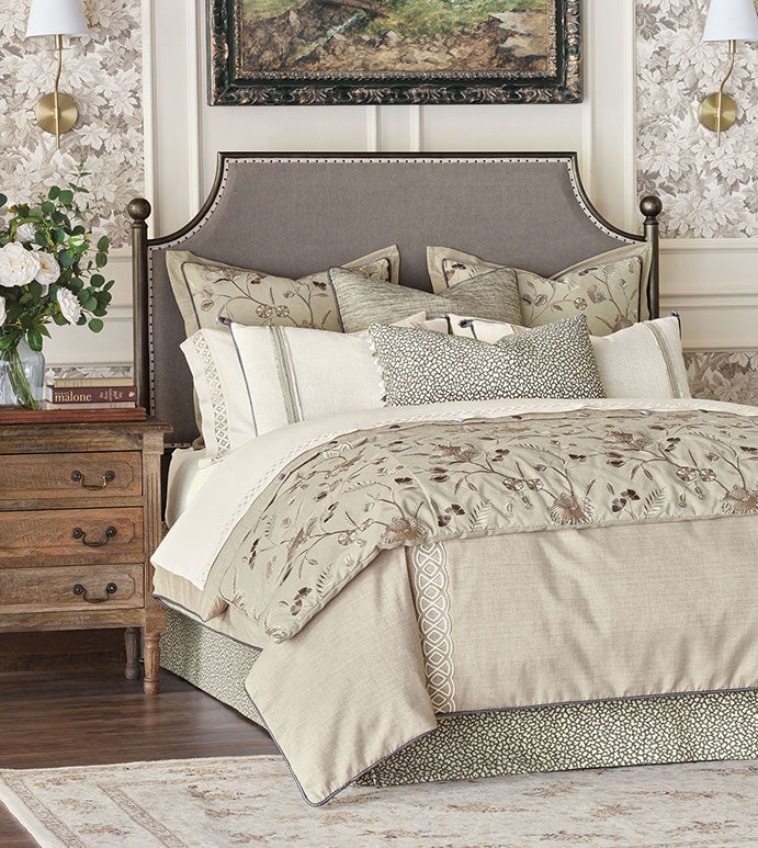 Eastern Accents Rosecliff Floral Bed Scarf