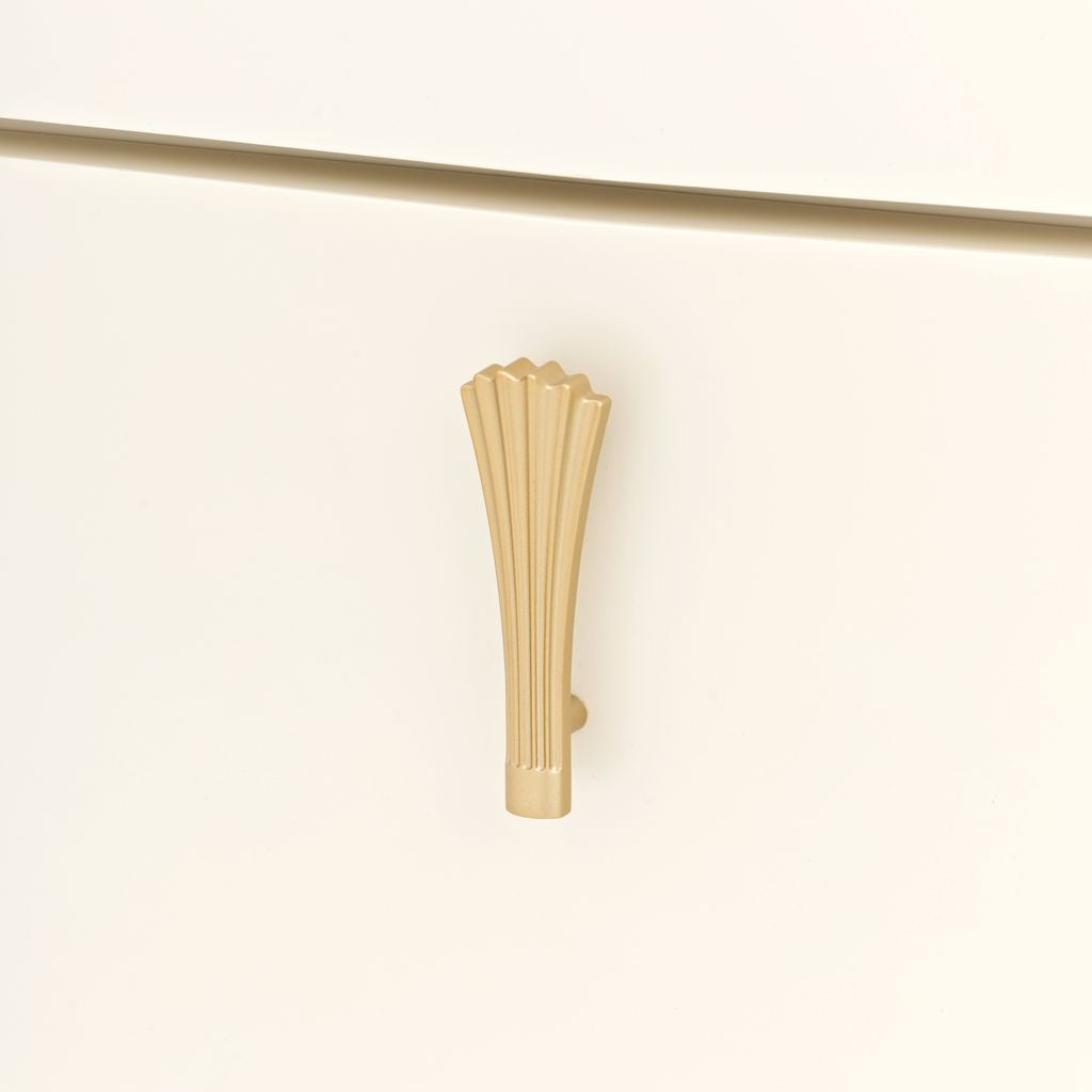 Michael Amini Fantosini Display Cabinet - Creamy Pearl