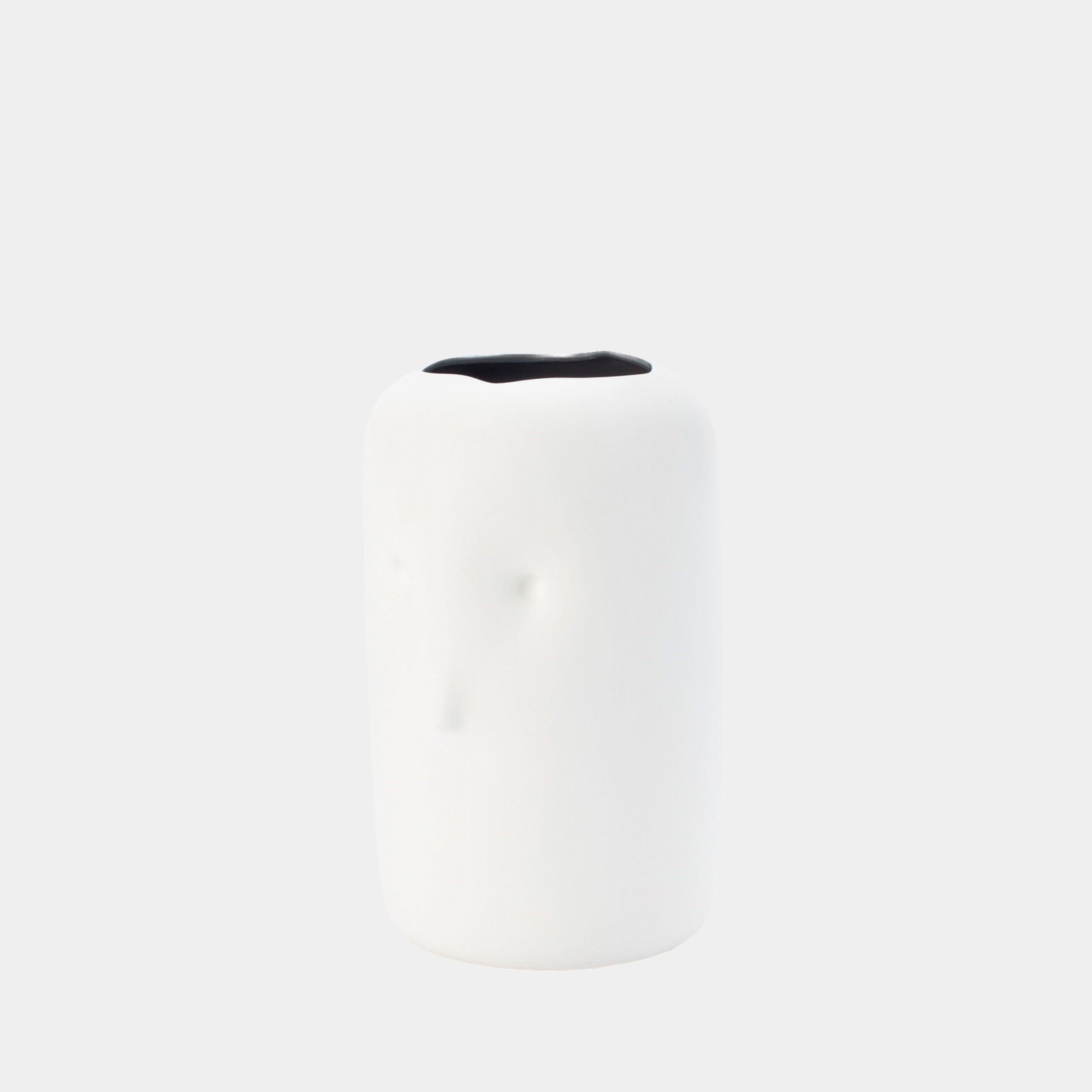 Global Views Impressionistic Simple Face Vase