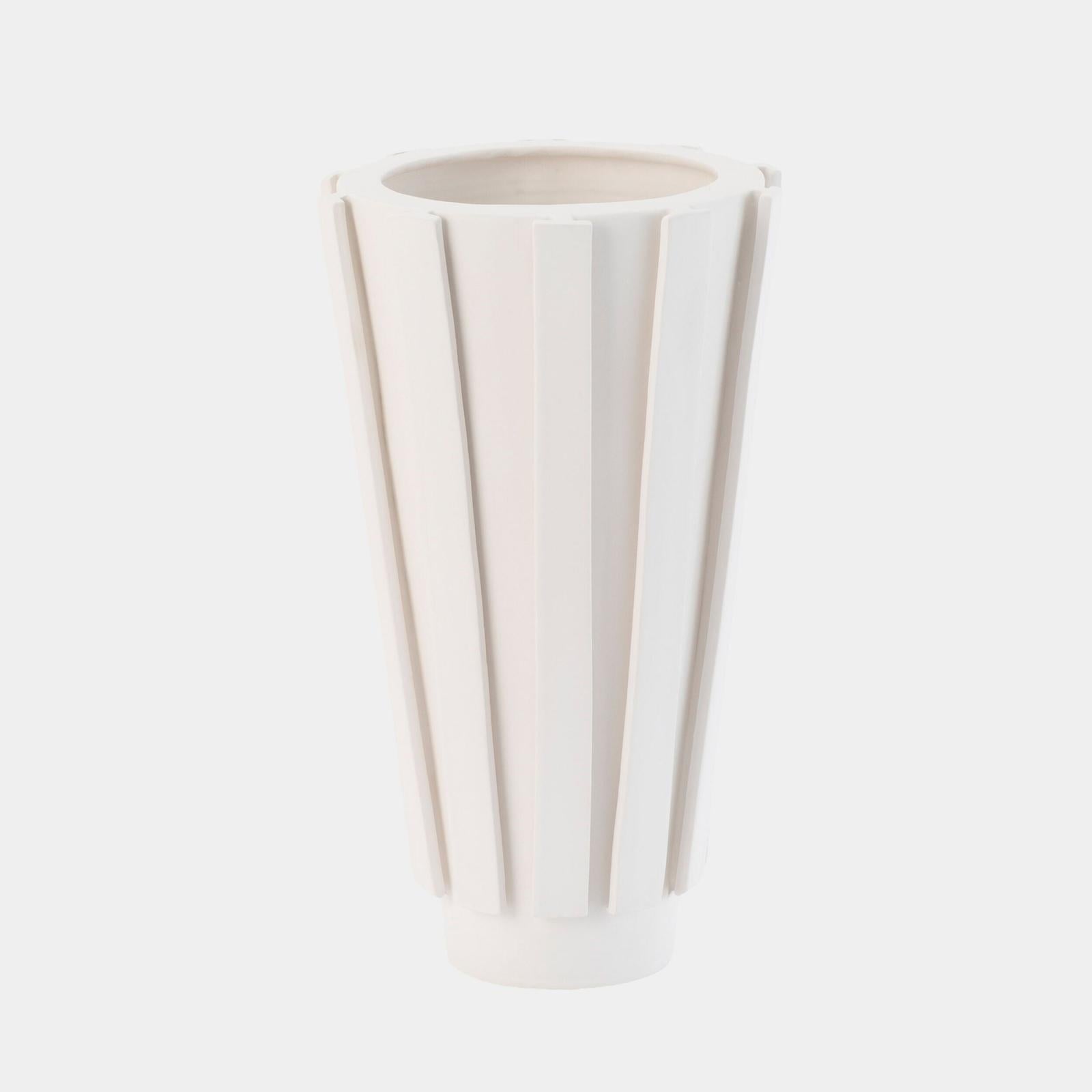 Global Views Dimensional Low Beam Vase Clearance
