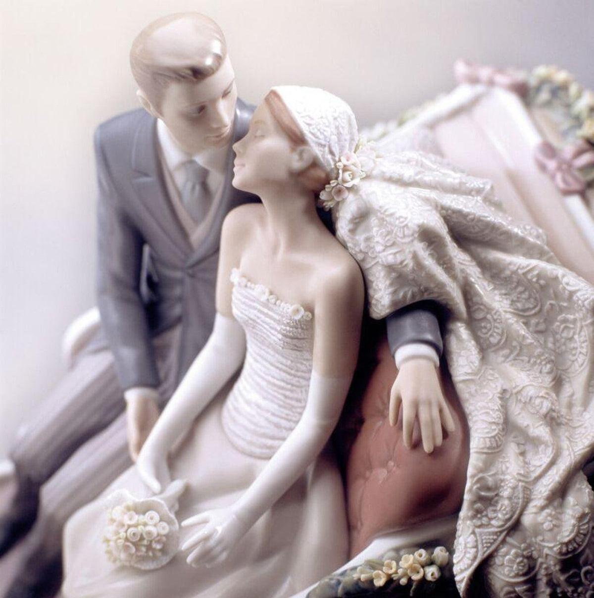 Lladro Bridal Carriage Couple Sculpture - Limited Edition