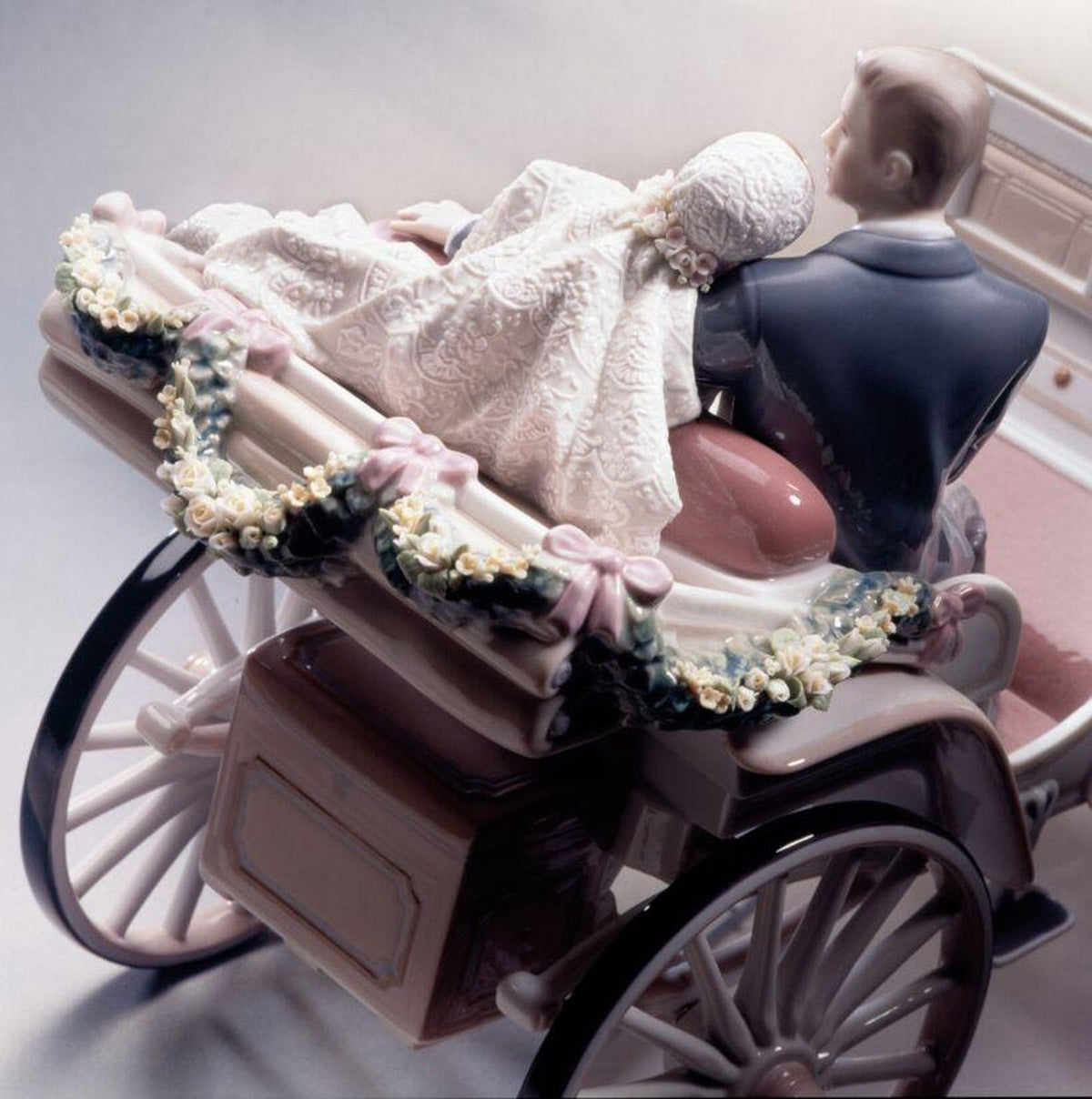 Lladro Bridal Carriage Couple Sculpture - Limited Edition