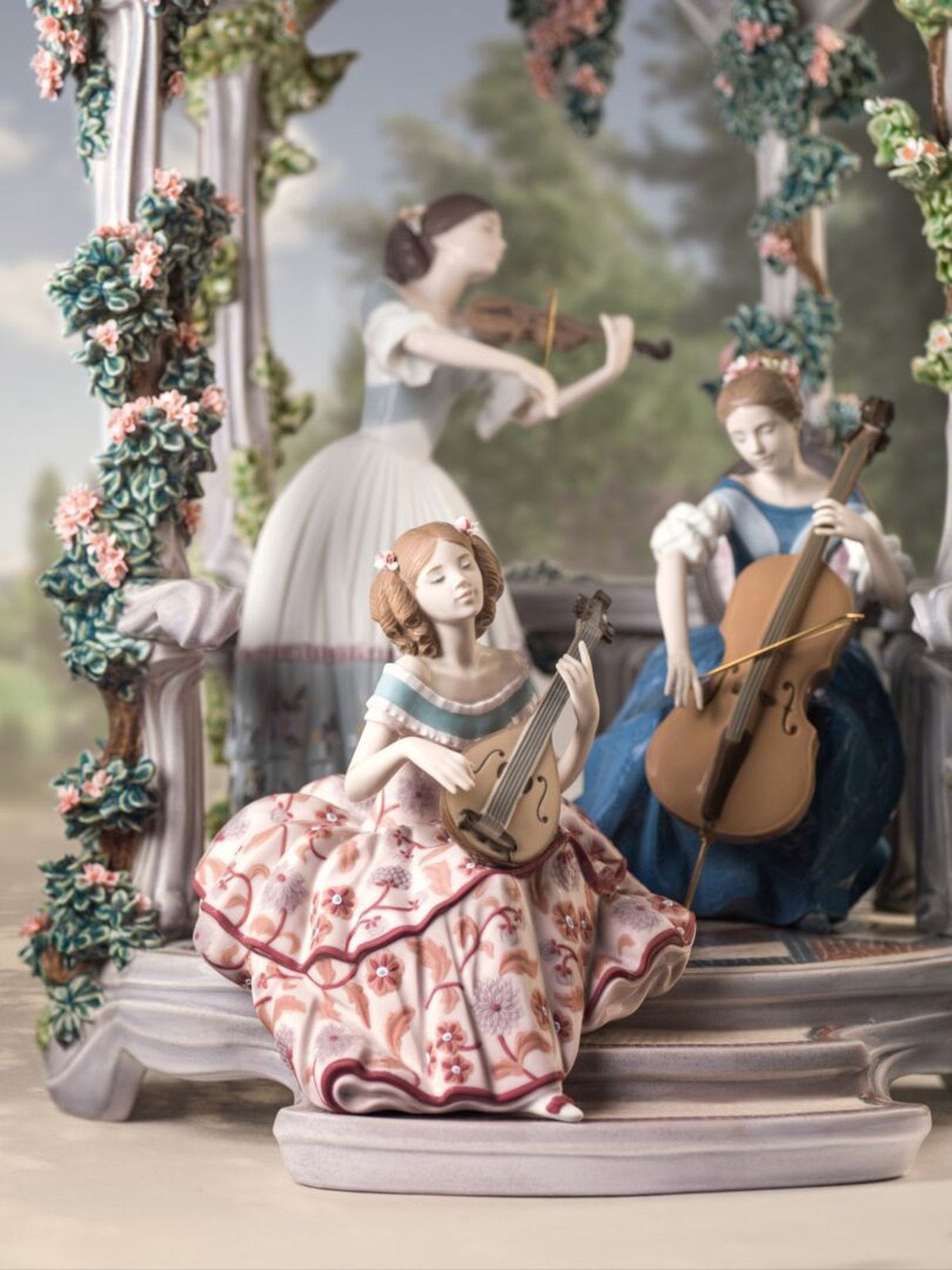 Lladro Summertime Symphony Women Sculpture - Limited Edition
