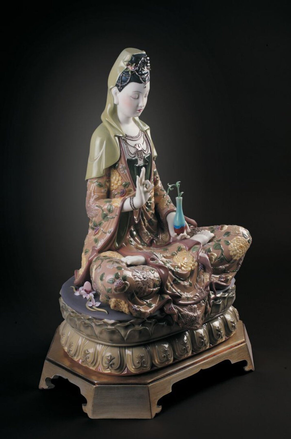 Lladro Kwan Yin Figurine