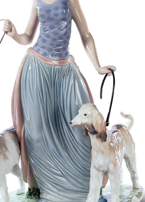 Lladro Elegant Promenade Woman Figurine