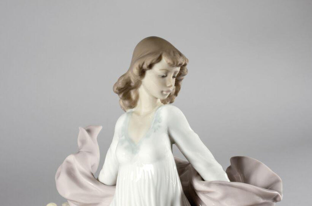 Lladro Spring Splendor Woman Figurine