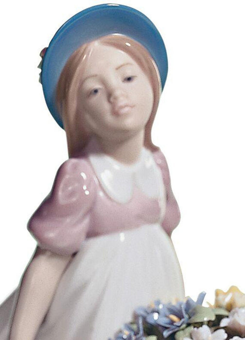 Lladro Love's Tender Tokens Girl Figurine