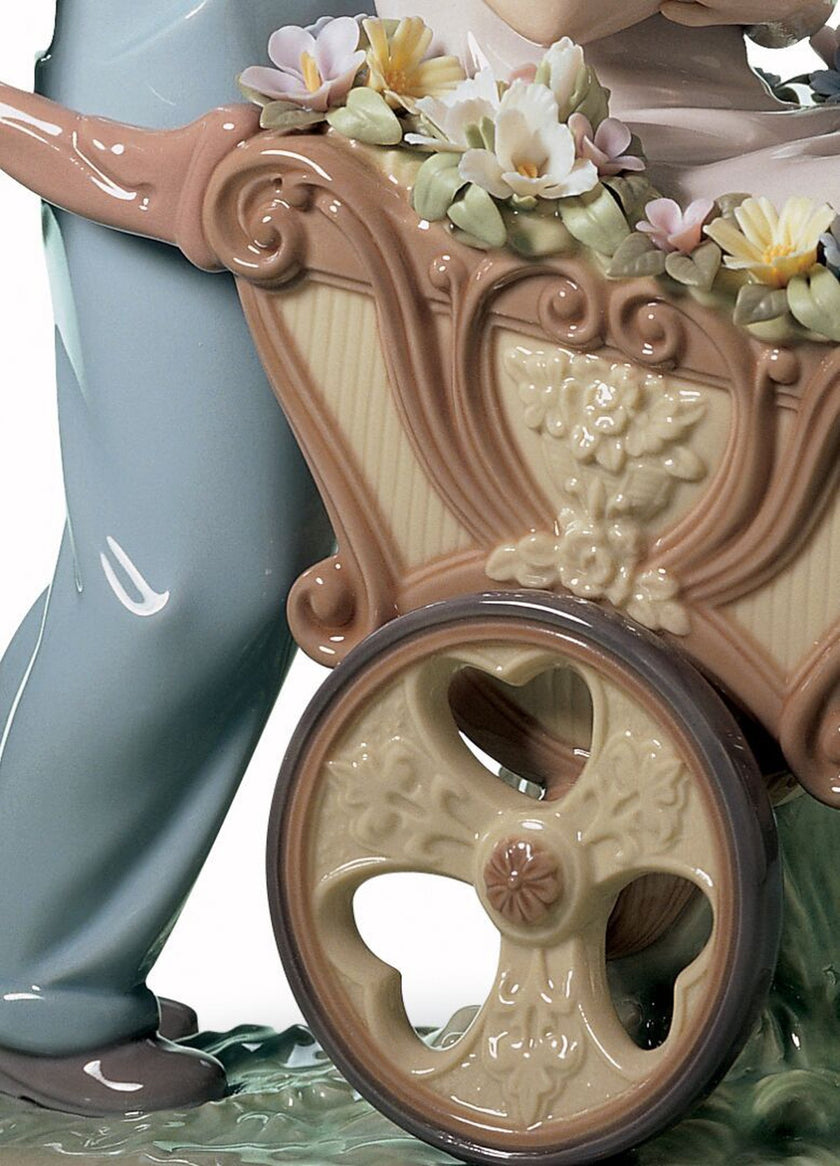 Lladro The Prettiest of All Couple Figurine