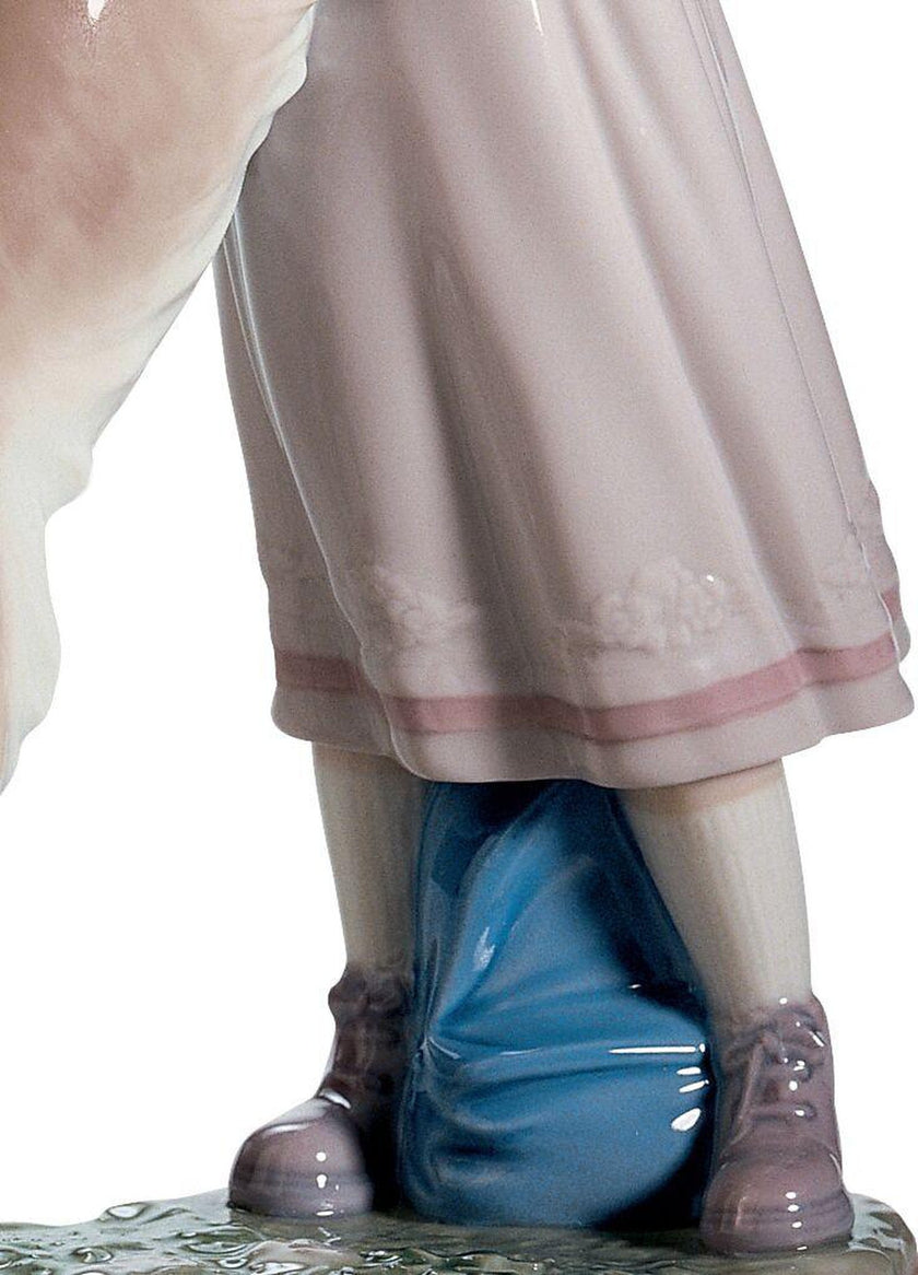 Lladro A Warm Welcome Dog Figurine