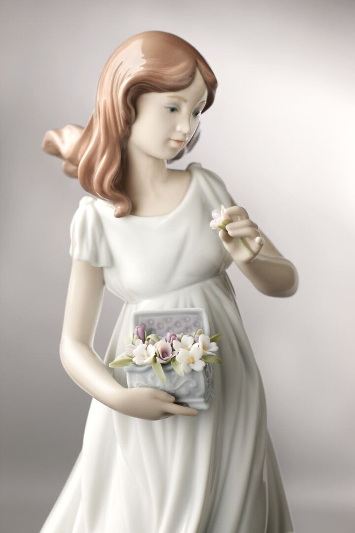 Lladro Treasures of The Earth Woman Figurine