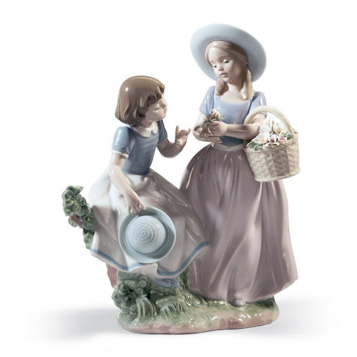 Lladro Girlfriends Figurine