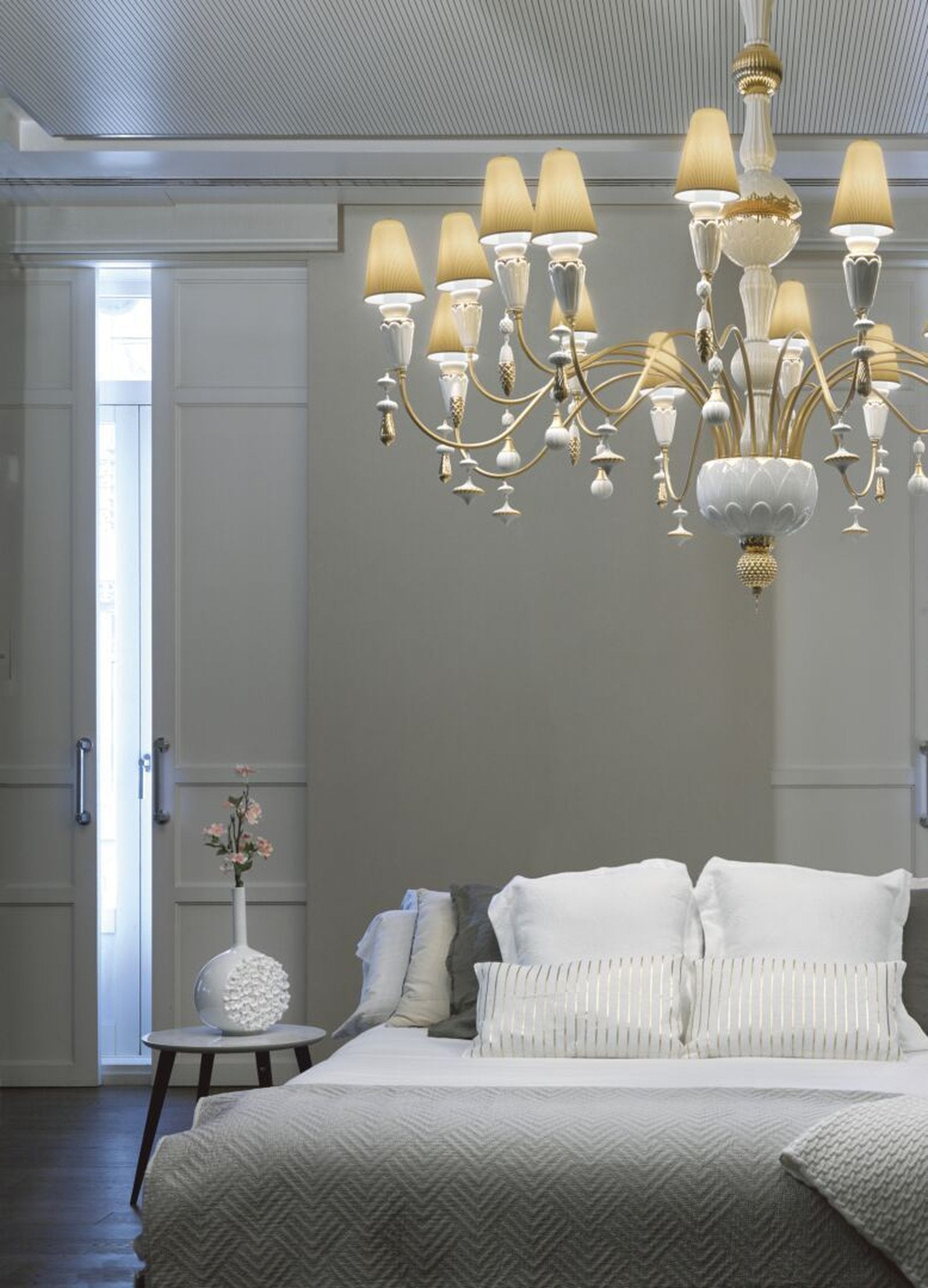 Lladro Canvas Vase Flowers Tapestry Vase