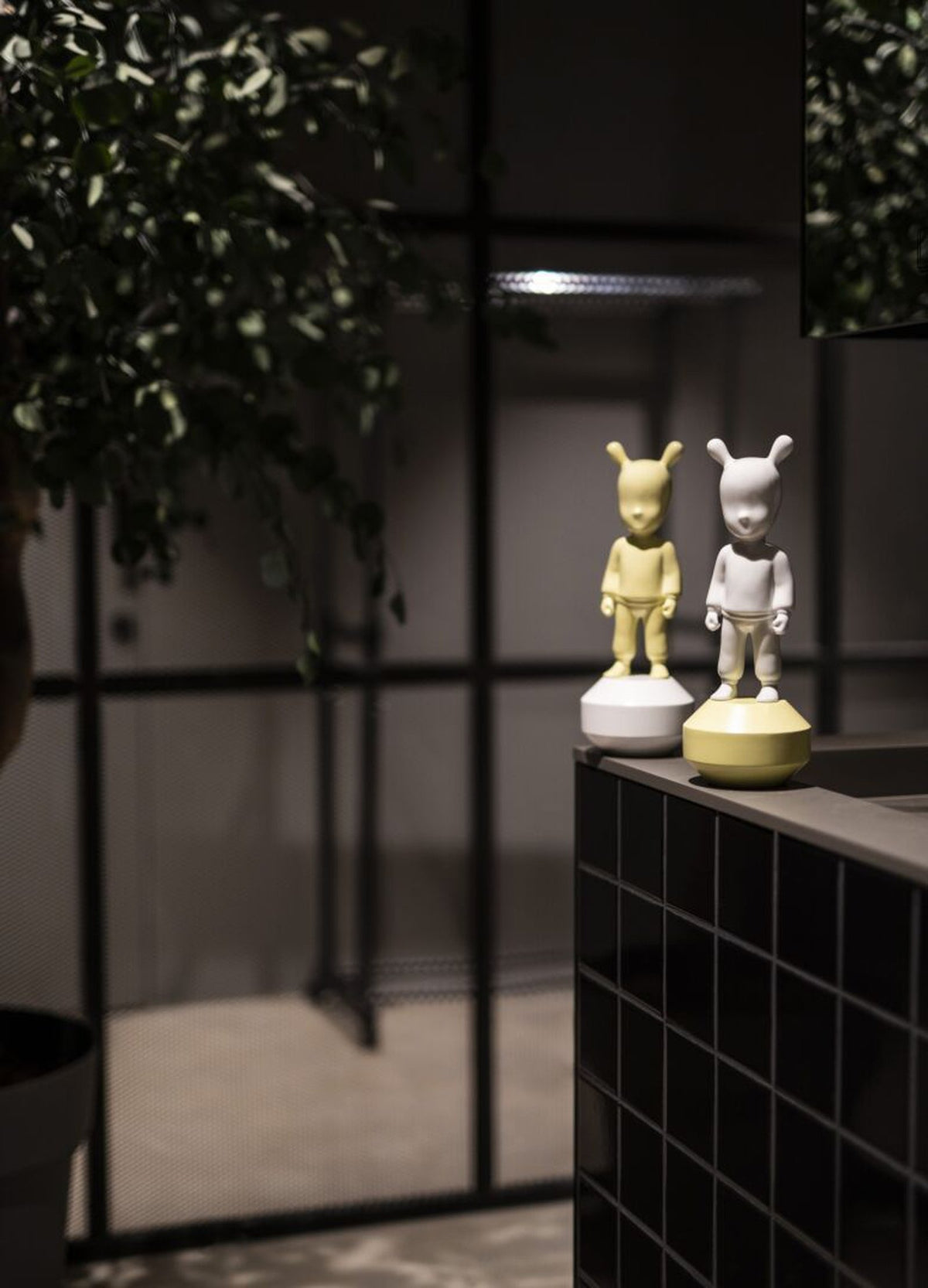 Lladro The Guest Figurine