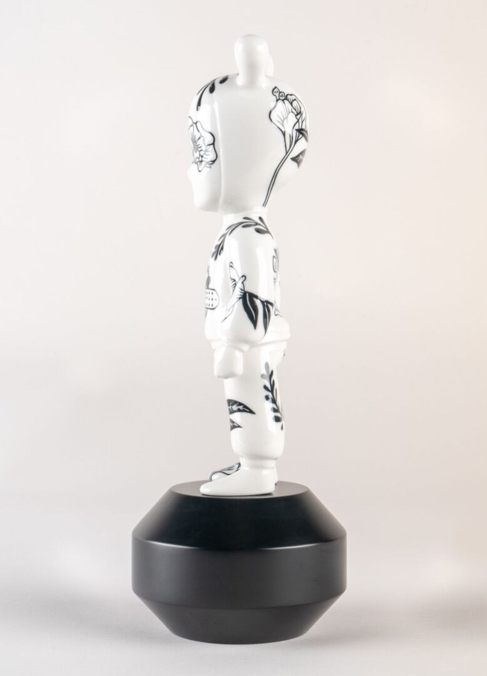 Lladro The Guest Figurine