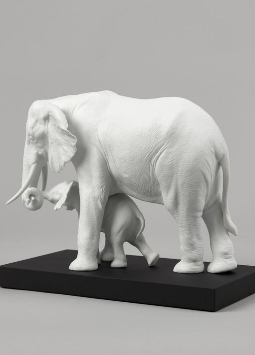 Lladro Leading The Way Elephants Sculpture