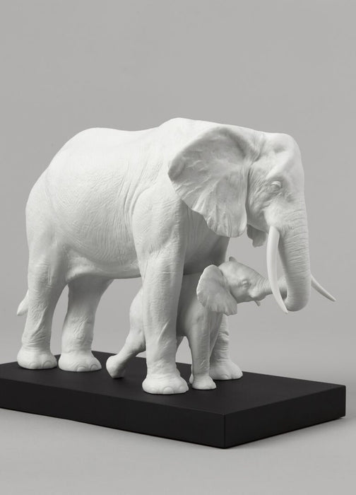 Lladro Leading The Way Elephants Sculpture