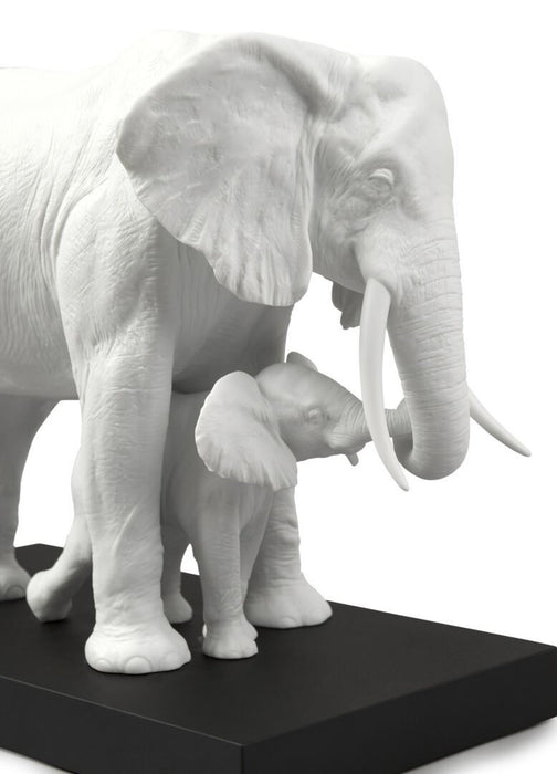 Lladro Leading The Way Elephants Sculpture