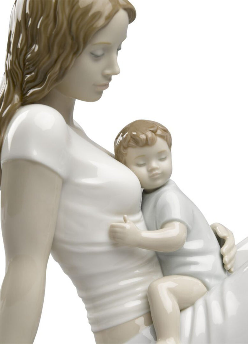 Lladro A Mother's Love Figurine