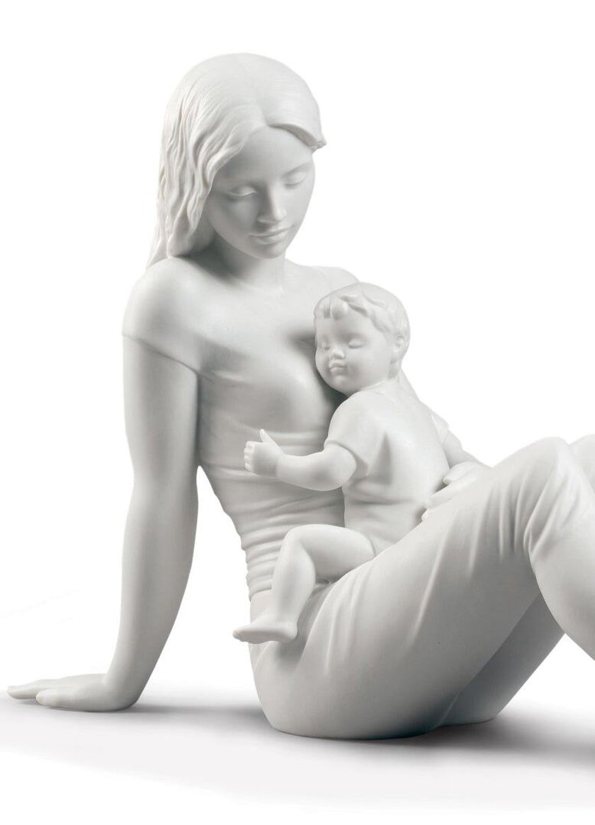 Lladro A Mother's Love Figurine