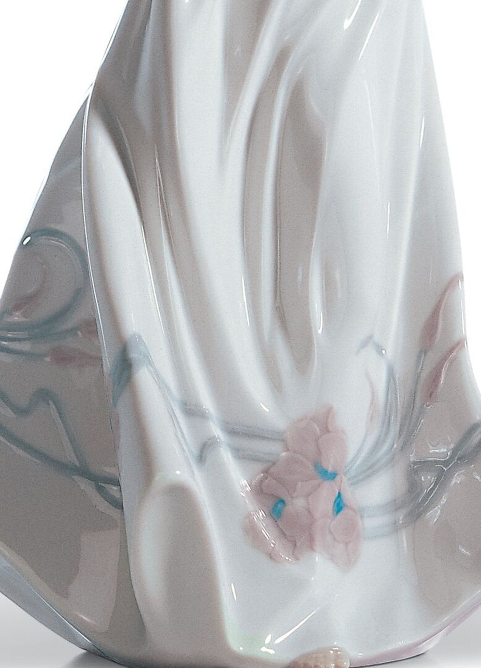Lladro Butterfly Treasures Woman Figurine