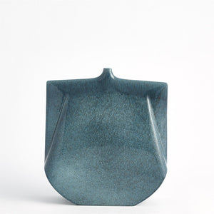 Global Views Kimono Vase