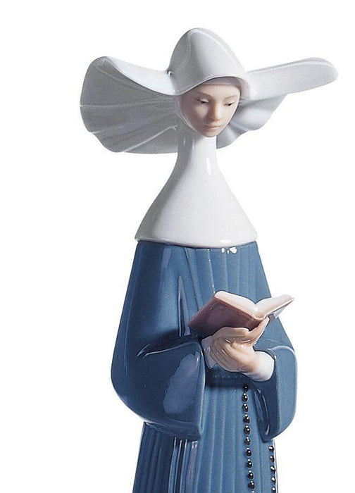 Lladro Prayerful Moment Nun Figurine