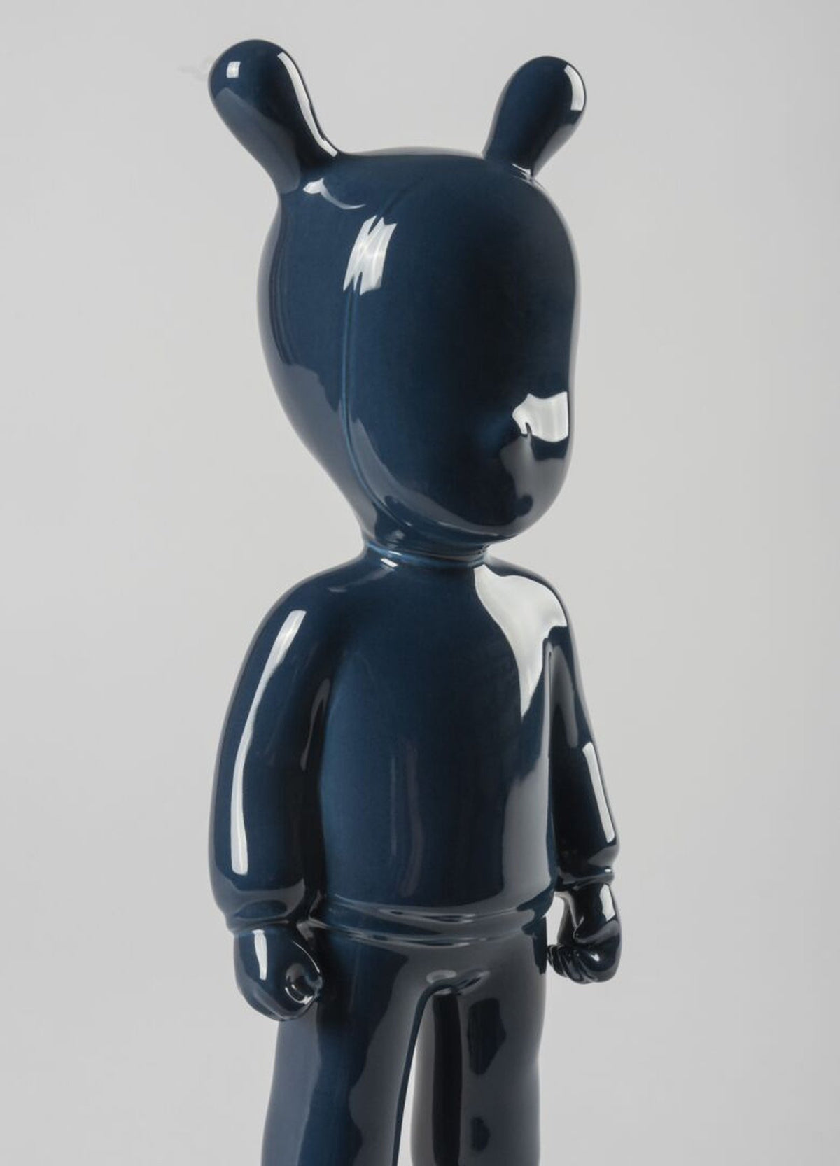 Lladro The Guest Figurine