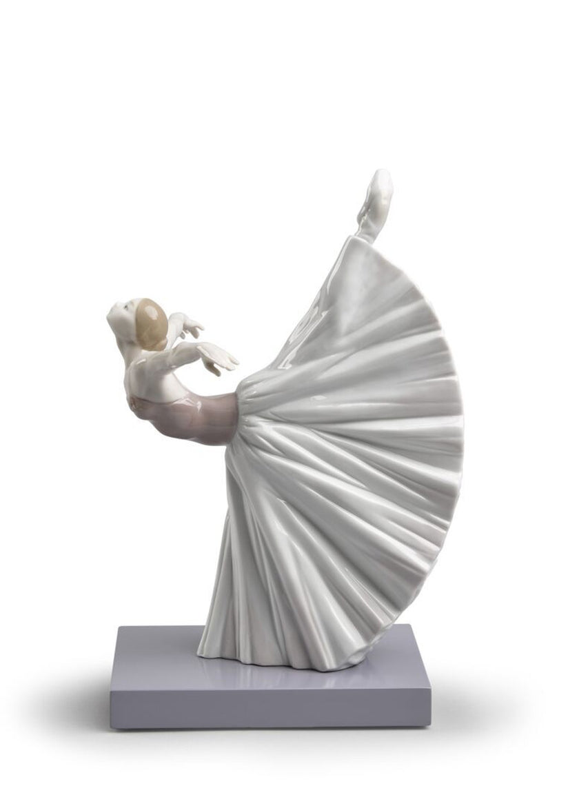 Lladro Giselle Arabesque Ballet Figurine