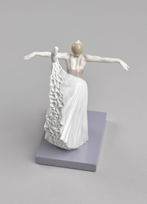 Lladro Giselle Arabesque Ballet Figurine