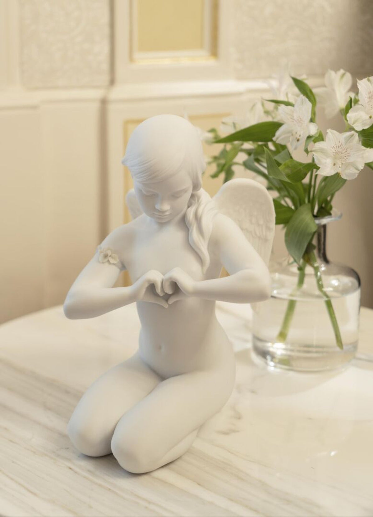 Lladro Heavenly Heart Angel Figurine