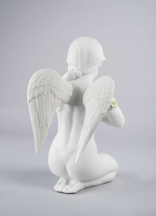 Lladro Heavenly Heart Angel Figurine