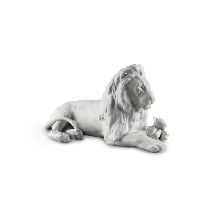 Lladro Lion With Cub Figurine