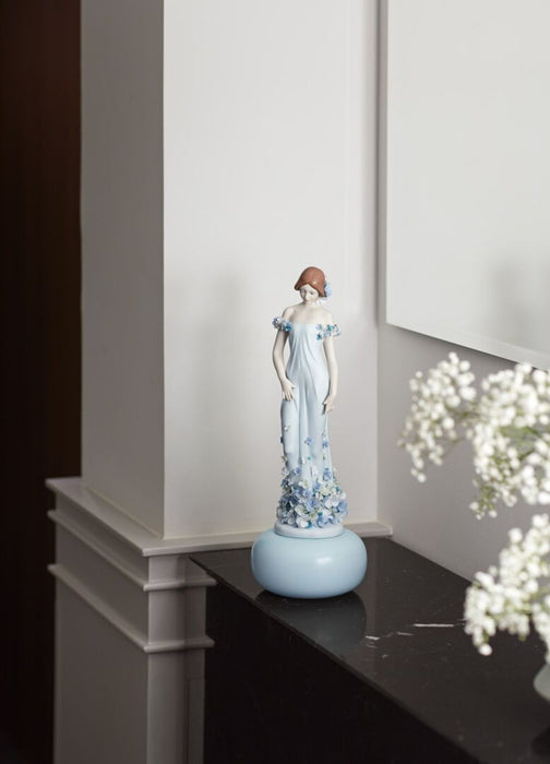 Lladro Haute Allure Refined Elegance Woman Figurine Limited Edition