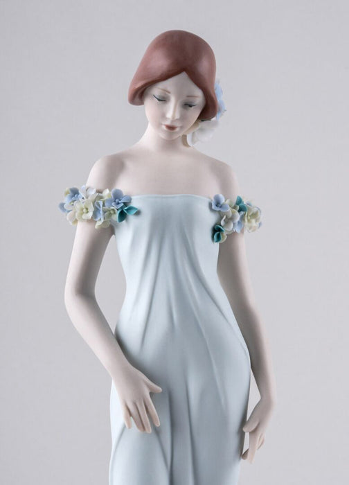 Lladro Haute Allure Refined Elegance Woman Figurine Limited Edition