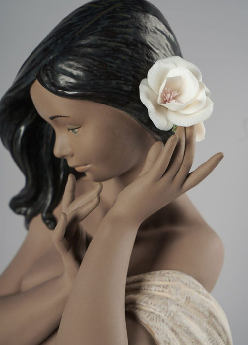 Lladro Subtle moonlight Woman Figurine Limited edition